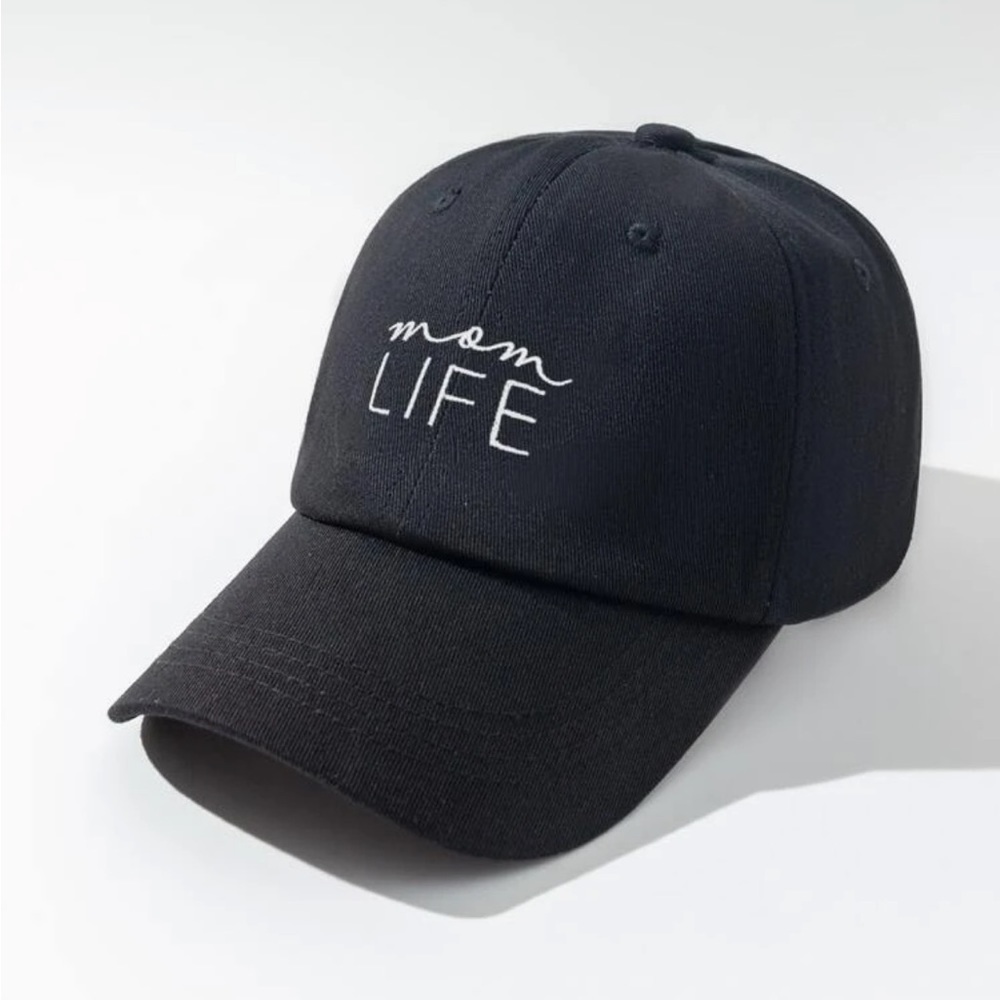 New Graphic Print “Mom Life” baseball hat